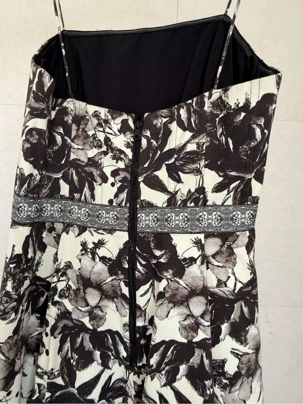 Alice + Olivia Black and White Floral High-Low Dress - Picture 7 of 7